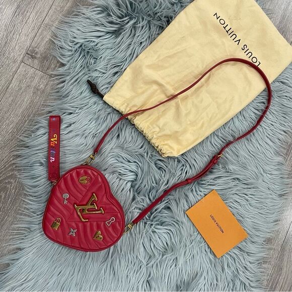 Louis Vuitton |limited edition| new wave heart crossbody bag love lock quilted - Picture 14 of 16